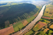 Vue aérienne de Forêt sur le Busigberg près de Großheubach au-dessus de la vallée du Main à Großheubach dans le département Bavière, Allemagne