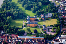 Vue aérienne de Château Kleinheubach sur la Main à Kleinheubach dans le département Bavière, Allemagne