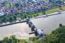 Vue aérienne de Centrale hydroélectrique Faulbach et écluse principale Faulbach à Faulbach dans le département Bavière, Allemagne