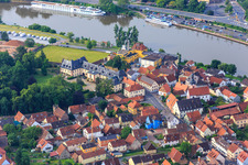 Vue aérienne de Château Kreuzwertheim à Kreuzwertheim dans le département Bavière, Allemagne