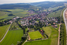 Vue aérienne de Terrain de sport à le quartier Dertingen in Wertheim dans le département Bade-Wurtemberg, Allemagne