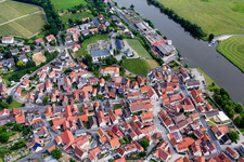 Les rives du Main à Wipfeld dans le département Bavière, Allemagne d'en haut