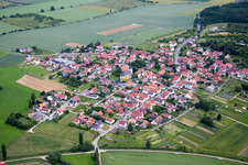 Vue aérienne de Quartier Wolfmannshausen in Grabfeld dans le département Thuringe, Allemagne
