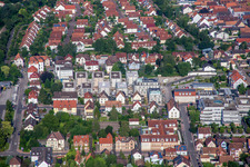 Chantiers de construction d'ensembles immobiliers pour la nouvelle construction d'un quartier urbain « Au centre-ville » à Kandel dans le département Rhénanie-Palatinat, Allemagne vue du ciel