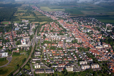 Enregistrement par drone de Au centre-ville" Nouveau bâtiment de RiBa GmbH entre Bismarck- et Gartenstr. à Kandel dans le département Rhénanie-Palatinat, Allemagne