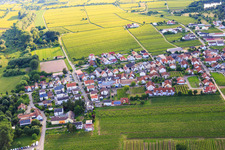 Vue aérienne de Martkstraße x Am Sportpl à Kirrweiler dans le département Rhénanie-Palatinat, Allemagne