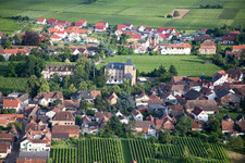 Vue aérienne de Hôtel Schloß Edesheim, Hôtels privés Dr. Lohbeck GmbH & Co. KG à Edesheim dans le département Rhénanie-Palatinat, Allemagne