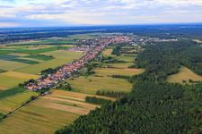 Vue aérienne de Saarstraße depuis le sud-ouest à Kandel dans le département Rhénanie-Palatinat, Allemagne