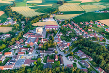 Vue aérienne de Quartier Ettling in Wallersdorf dans le département Bavière, Allemagne