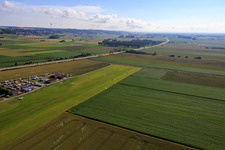 Photographie aérienne de Aéroport Dingolfing à le quartier Höll in Dingolfing dans le département Bavière, Allemagne