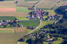 Vue aérienne de Quartier Neuhofen in Laberweinting dans le département Bavière, Allemagne