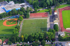 Vue aérienne de Terrain en gazon artificiel du SV Schriesheim 1919 eV et terrain de baseball du Schriesheim BC Raubritter eV à Schriesheim dans le département Bade-Wurtemberg, Allemagne