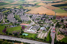 Vue aérienne de Bâtiment d'hébergement pour réfugiés et demandeurs d'asile, centre d'accueil initial du Land de Bade-Wurtemberg dans le district de Patrick-Henry-Village à le quartier Patrick Henry Village in Heidelberg dans le département Bade-Wurtemberg, Allemagne