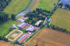 Vue aérienne de Club d'équitation Altrip eV à Altrip dans le département Rhénanie-Palatinat, Allemagne