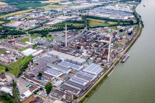 Vue aérienne de Locaux de l'usine du fabricant de produits chimiques Evonik à Worms dans le département Rhénanie-Palatinat, Allemagne