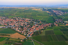 Vue aérienne de Bockenheim an der Weinstraße dans le département Rhénanie-Palatinat, Allemagne