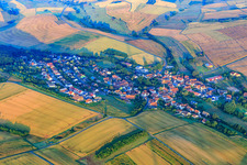 Vue aérienne de Breunigweiler dans le département Rhénanie-Palatinat, Allemagne