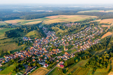 Vue aérienne de Champs agricoles et surfaces utilisables à Sippersfeld dans le département Rhénanie-Palatinat, Allemagne