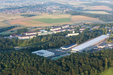 Vue aérienne de Centre logistique et entrepôt de la zone d'entraînement militaire du quartier général de l'AFN Europe Sembach à Wartenberg-Rohrbach dans le département Rhénanie-Palatinat, Allemagne