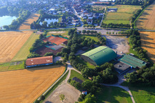 Biebesheim am Rhein dans le département Hesse, Allemagne hors des airs