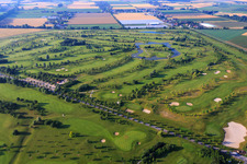 Domaine de golf Gernsheim - Hof Gräbenbruch à le quartier Allmendfeld in Gernsheim dans le département Hesse, Allemagne hors des airs