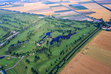 Vue aérienne de Allmendfeld, Gernsheim Golf Resort - Hof Gräbenbruch à le quartier Crumstadt in Riedstadt dans le département Hesse, Allemagne