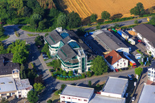 Vue aérienne de Zone industrielle de Lilienthalstraße avec le centre de chirurgie ambulatoire BERGSTRASSE et Wareg Verpackungs-GmbH à Bensheim dans le département Hesse, Allemagne