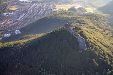 Photographie aérienne de Trifels escalade le rocher à Annweiler am Trifels dans le département Rhénanie-Palatinat, Allemagne