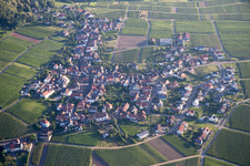 Vue aérienne de Weyher in der Pfalz dans le département Rhénanie-Palatinat, Allemagne