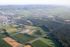 Neustadt an der Weinstraße dans le département Rhénanie-Palatinat, Allemagne d'en haut