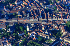 Vue aérienne de Vieille ville historique avec la Maximilianstraße avec l'église de la Trinité et l'église du Saint-Esprit du nord à Speyer dans le département Rhénanie-Palatinat, Allemagne