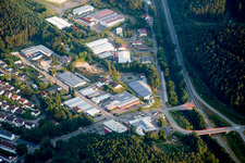Vue aérienne de Locaux de l'usine Josef Seibel Schuhfabrik GmbH à Hauenstein dans le département Rhénanie-Palatinat, Allemagne
