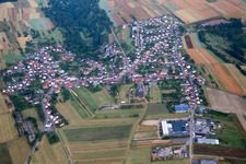 Vue aérienne de Champs agricoles et surfaces utilisables à Donsieders dans le département Rhénanie-Palatinat, Allemagne