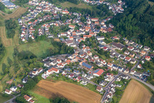 Vue aérienne de Champs agricoles et surfaces utilisables à Lambsborn dans le département Rhénanie-Palatinat, Allemagne