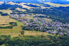 Vue aérienne de Vue de la ville depuis l'ouest à le quartier Regulshausen in Idar-Oberstein dans le département Rhénanie-Palatinat, Allemagne