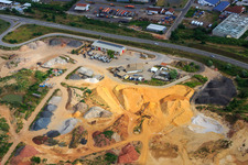 Vue aérienne de Mine à ciel ouvert de Sandwerk Klausing GmbH à Kerzenheim dans le département Rhénanie-Palatinat, Allemagne