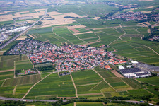 Vue aérienne de Champs agricoles et surfaces utilisables à Tiefenthal dans le département Rhénanie-Palatinat, Allemagne