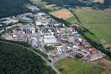 Vue aérienne de Zone industrielle et commerciale Im Altenschemel dans le quartier Lachen-Speyerdorf à le quartier Speyerdorf in Neustadt an der Weinstraße dans le département Rhénanie-Palatinat, Allemagne