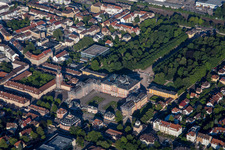 Vue aérienne de Château vu du nord-est à Bruchsal dans le département Bade-Wurtemberg, Allemagne