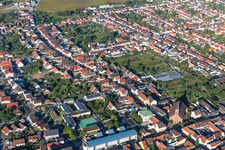 Vue aérienne de Kirchstr à le quartier Wiesental in Waghäusel dans le département Bade-Wurtemberg, Allemagne