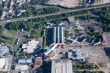 Vue aérienne de Exposition extérieure d'avions et de navires au Musée de la Technologie Speyer à Speyer dans le département Rhénanie-Palatinat, Allemagne