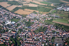 Vue aérienne de Quartier Berghausen in Römerberg dans le département Rhénanie-Palatinat, Allemagne