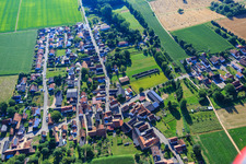 Vue aérienne de Vue d'ensemble du village depuis l'ouest à le quartier Kleinsteinfeld in Niederotterbach dans le département Rhénanie-Palatinat, Allemagne