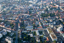 Vue aérienne de Zone circulaire - carrée à le quartier Loewenich in Erlangen dans le département Bavière, Allemagne