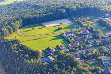 Vue aérienne de Piste de trot au Rathsberger Steige à le quartier Rathsberg in Marloffstein dans le département Bavière, Allemagne