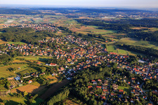 Vue aérienne de Vue du sud-est à Effeltrich dans le département Bavière, Allemagne