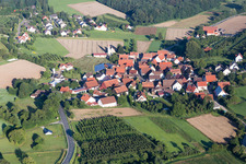 Vue aérienne de Quartier Oberehrenbach in Leutenbach dans le département Bavière, Allemagne