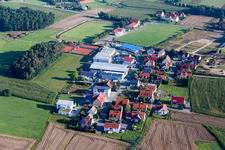 Vue aérienne de Zone industrielle et implantation d'entreprise Handwerkerring à Langensendelbach dans le département Bavière, Allemagne