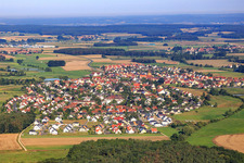 Vue aérienne de Est à Großenseebach dans le département Bavière, Allemagne
