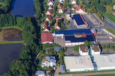 Vue aérienne de TJ-Motion GmbH et REWE à Weisendorf dans le département Bavière, Allemagne